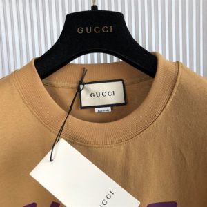 Gucci Cotton Jersey T-Shirt With Gucci Mirror Print In Camel – GT19